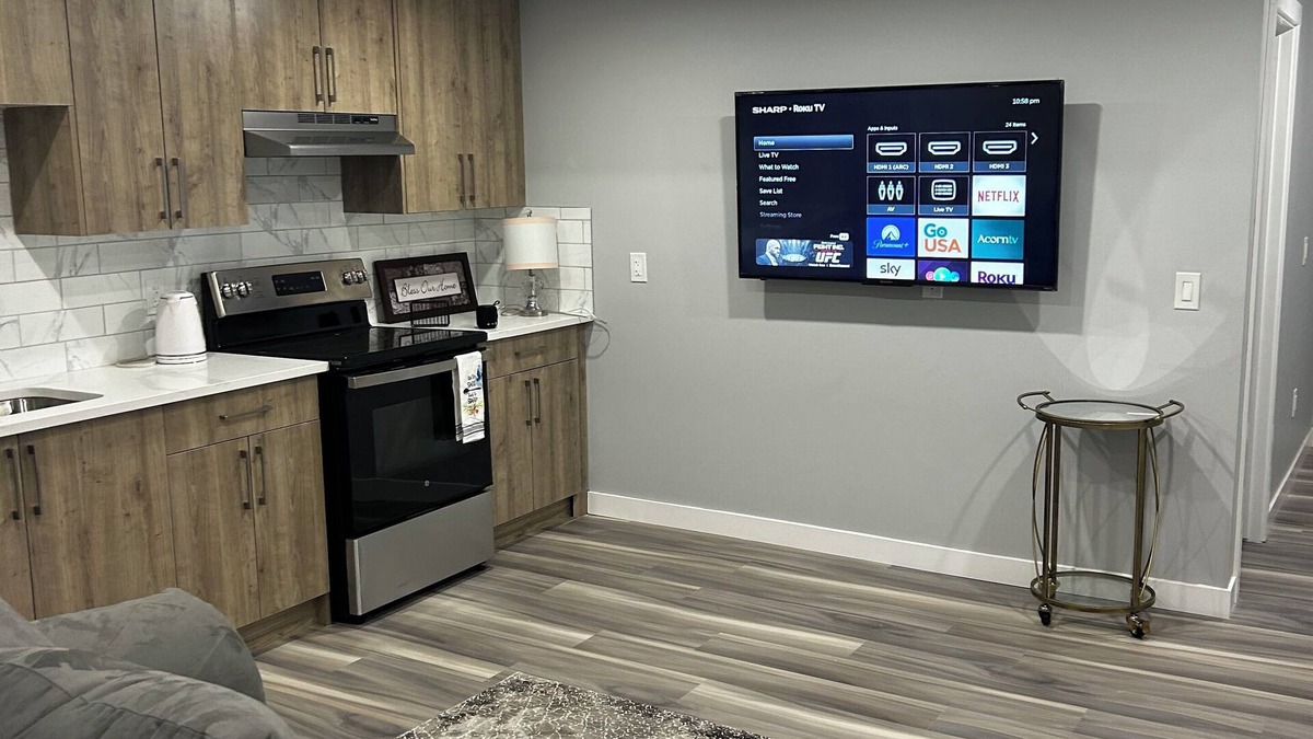 Sage Hill Apartment | Cozy apartment with WiFi in Calgary