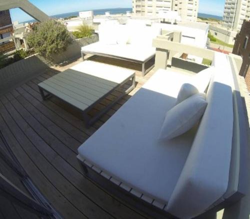 Punta del Este Apartment | Cozy Apt 2 blocks from the ocean WiFi AC Parking and private terrace with a BBQ