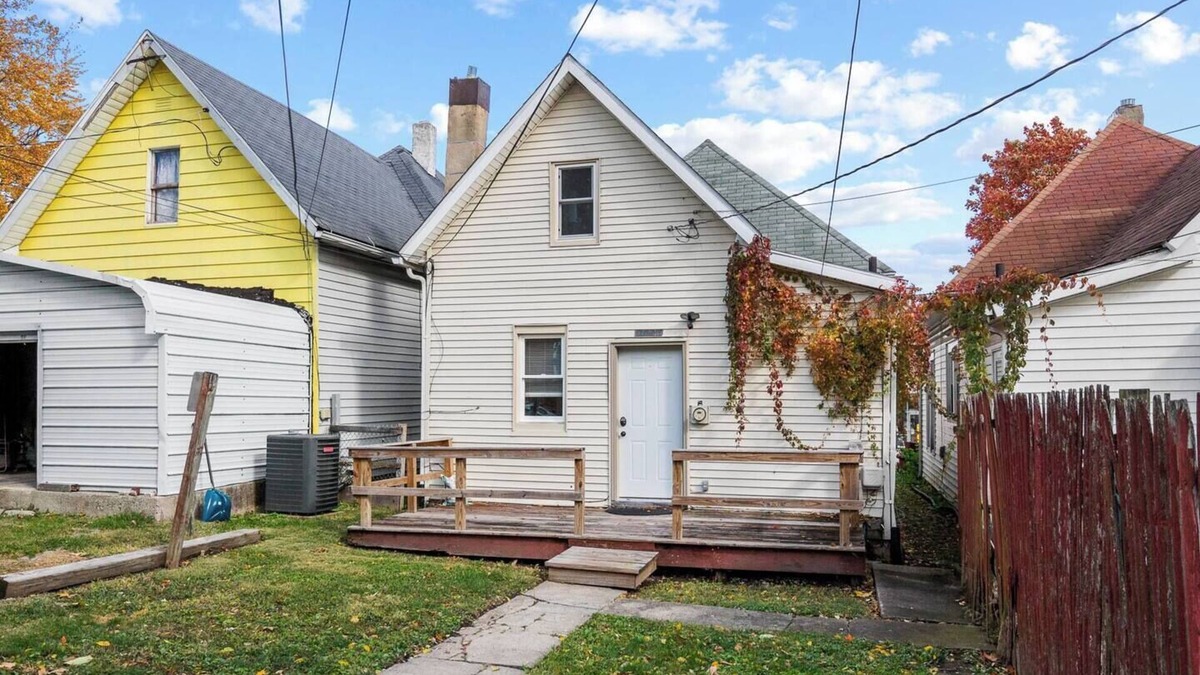 Fort Wayne Apartment | Cozy Apt 2 min from Promenade Park