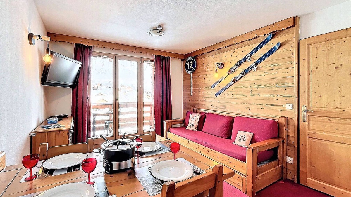 La Toussuire Apartment | Cozy Apt for 4 with Balcony, Indoor Pool, Parking & Close to Slopes & Shops