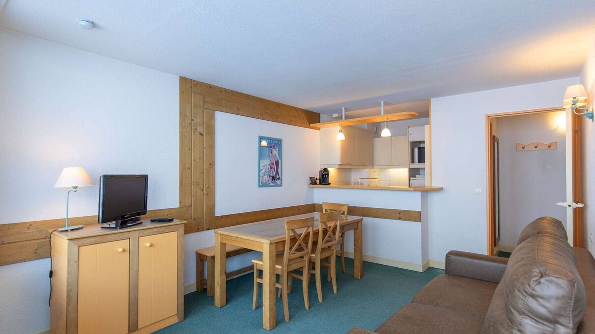 La Mongie Apartment | Cozy Apt for 6, Balcony, Parking, Ski-in/Ski-out, Stunning Views, Montana II