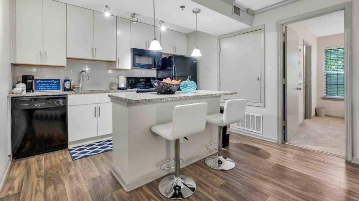 North Buckhead Apartment | Cozy Apt in Buckhead Minutes From Lenox Mall