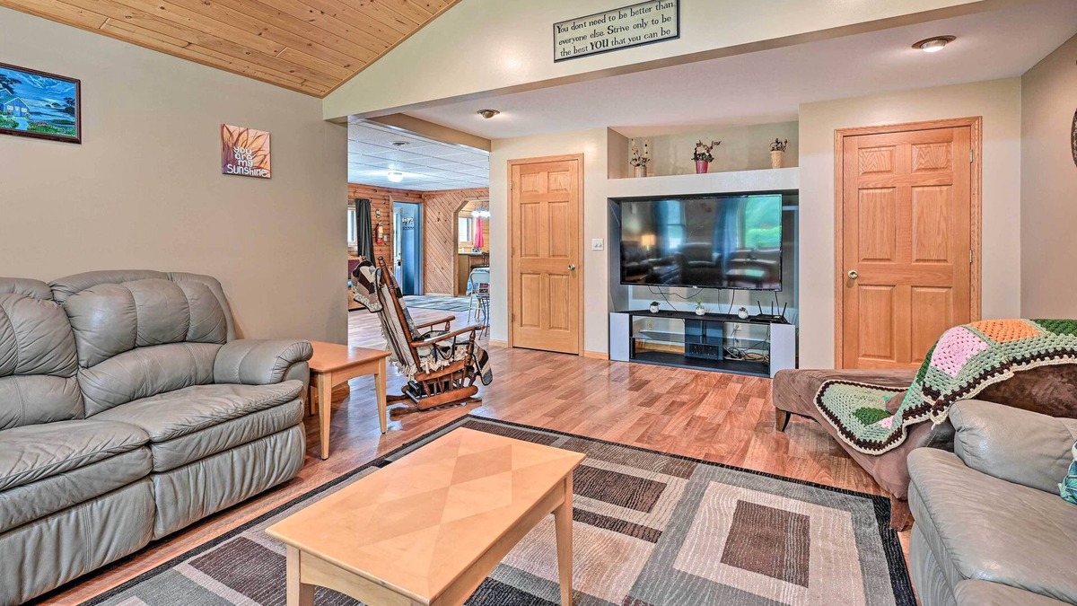 Arkdale House | Cozy Arkdale Home w/ Fire Pit, Walk to Lake!