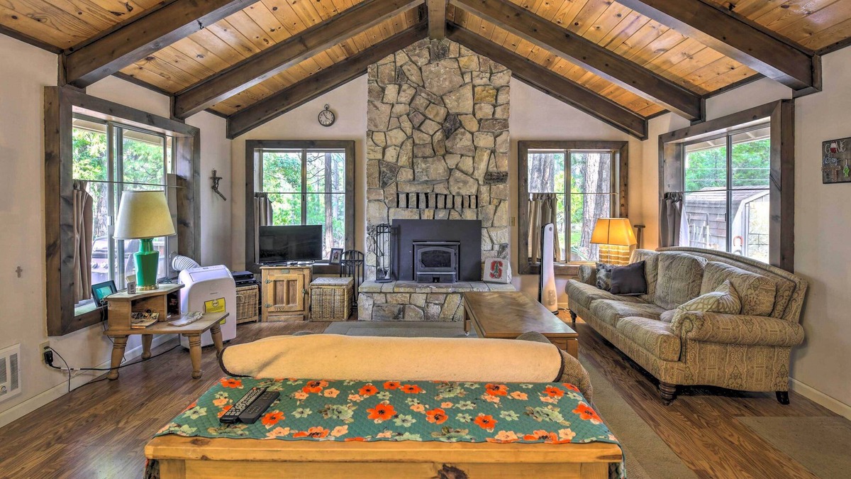 Arnold House | Cozy Arnold Hideaway w/ Serene Wooded Views & Deck