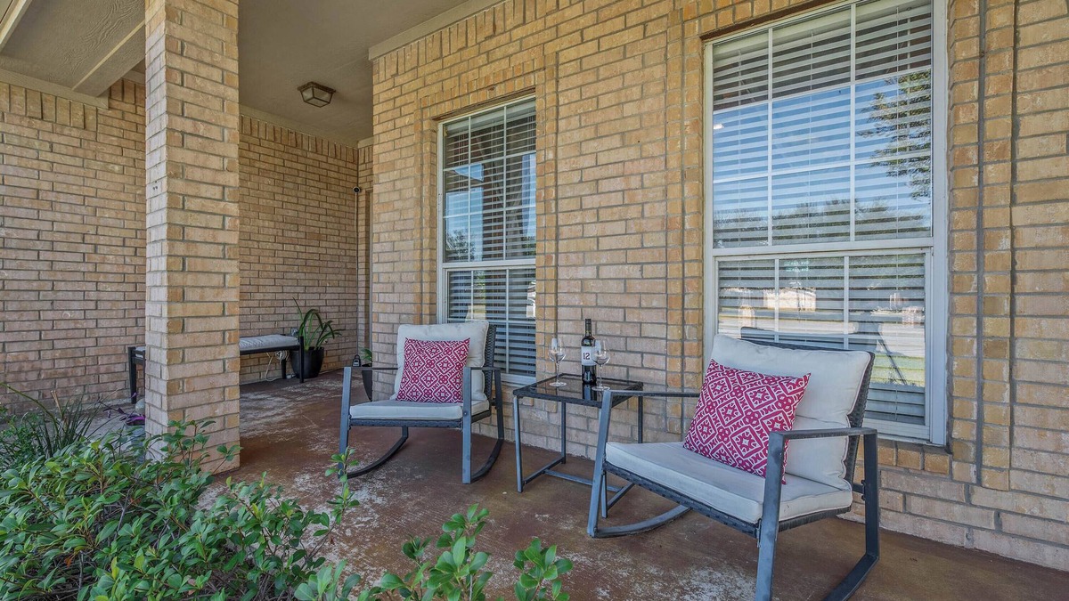 Wellborn House | Cozy Back Porch & 🔥Fire Pit, Full Kitchen, Near A&M❤️