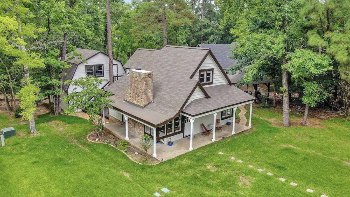 Cape Royale Cottage | Cozy Bavarian Style Cottage