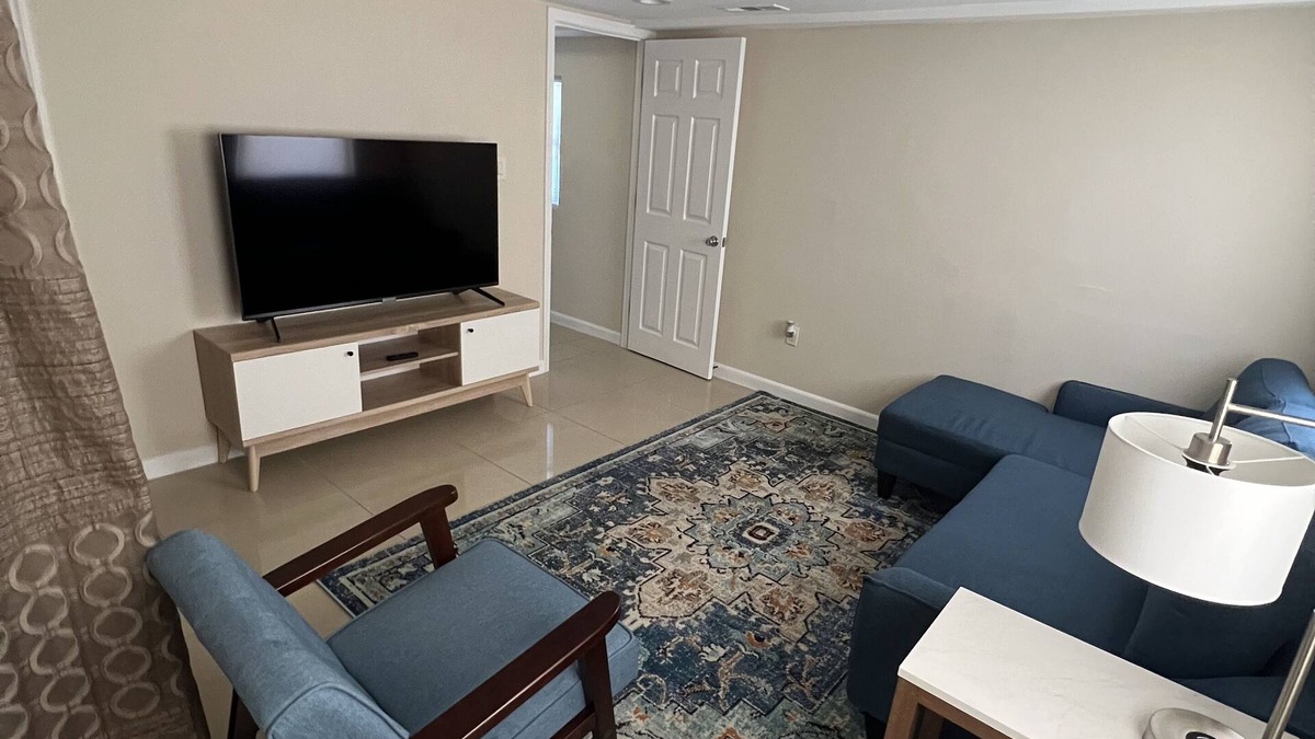 Ventnor City Apartment | Cozy beach block 2 bedroom 2 full bathroom ground level apartment