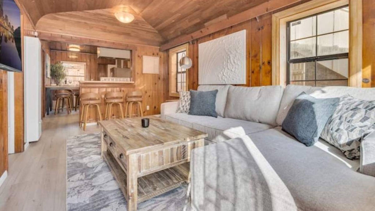 Central Mission Beach House | Cozy Beach Cabin, Steps from Beach/Bay!