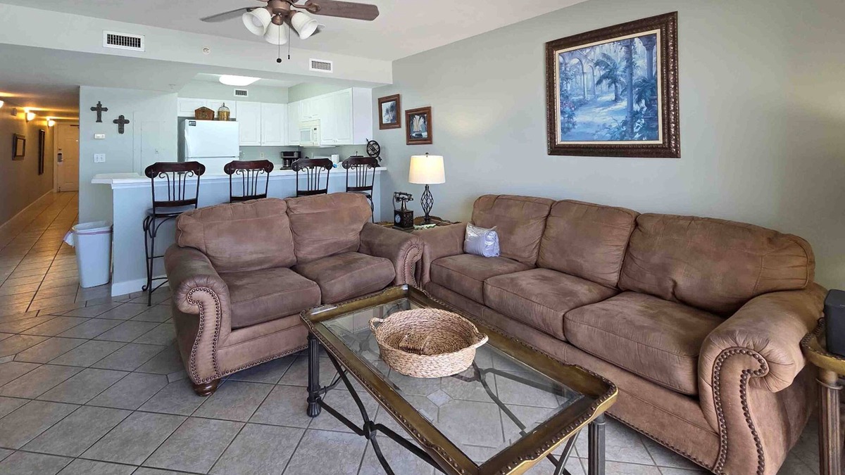 Fort Walton Beach Condo | Cozy beachfront condo with private balcony, shared pool & beach access