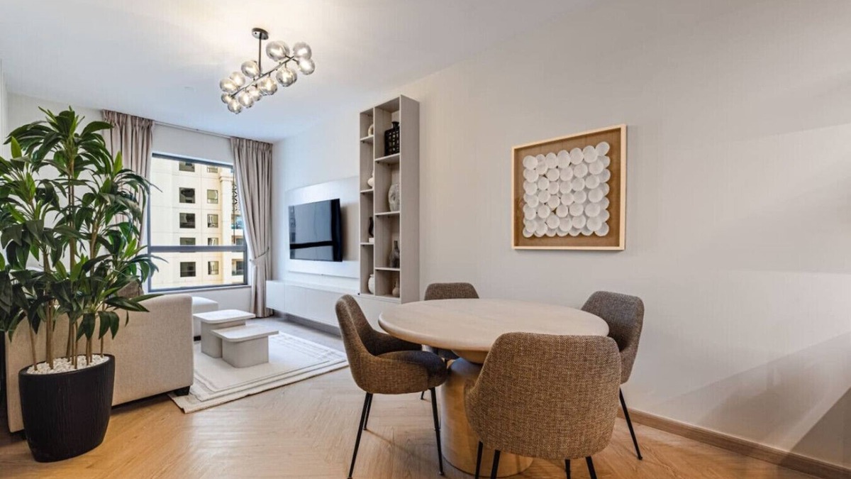 Dubai Marina Apartment | Cozy Beachside 1-bedroom in Murjan