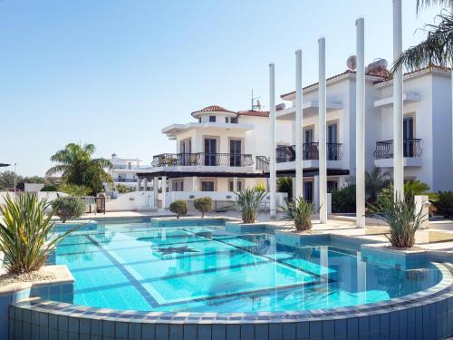 Pyla Apartment | Cozy Beachside Apartment with Pool Access - Ideal for Relaxation