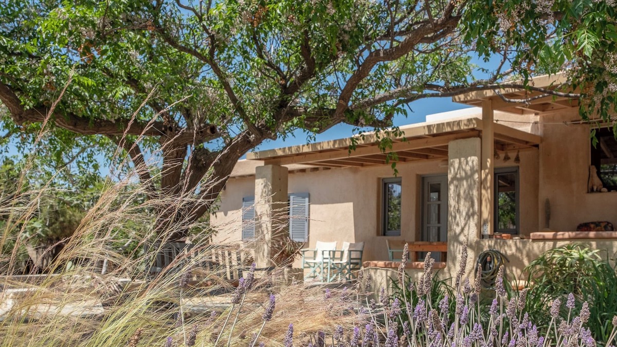 Paros House | Cozy Beachside Retreat | Steps from the Sand & Close to Town
