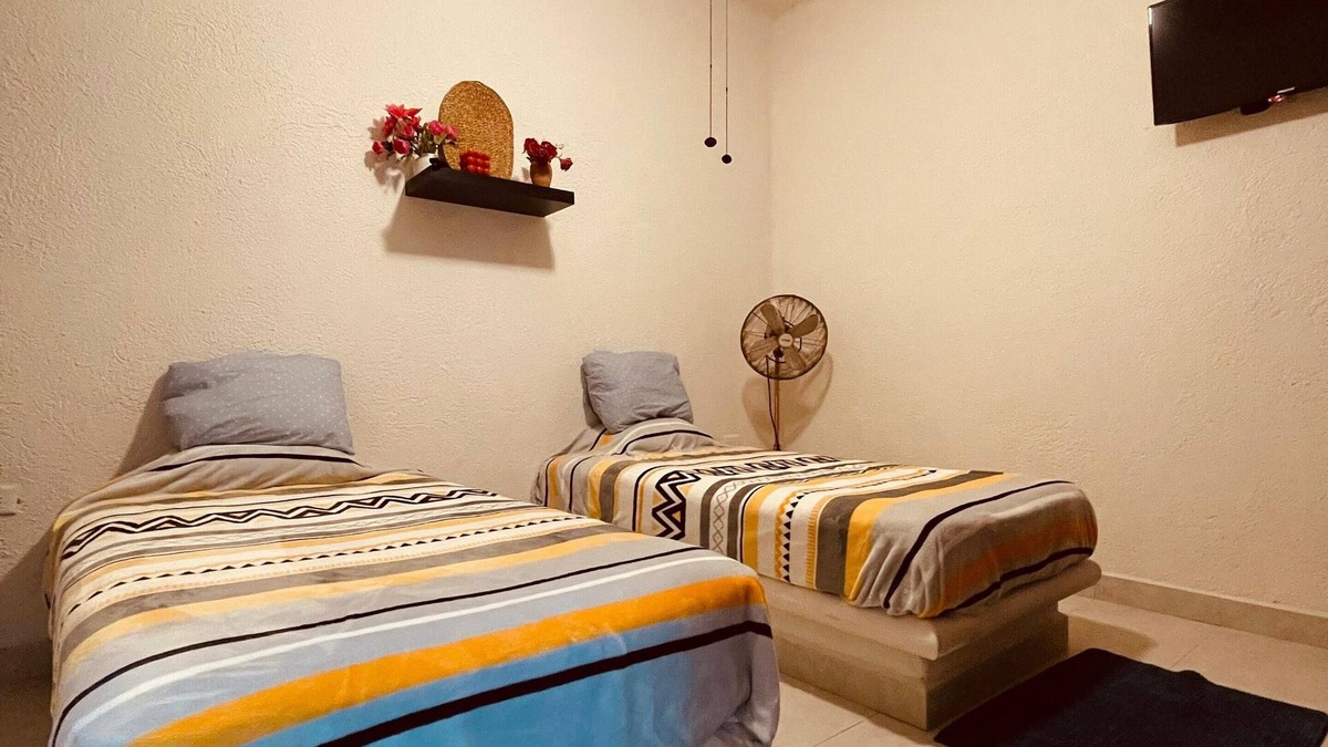 Los Cabos Apartment | Cozy bedroom for rent. 5 min from the beach