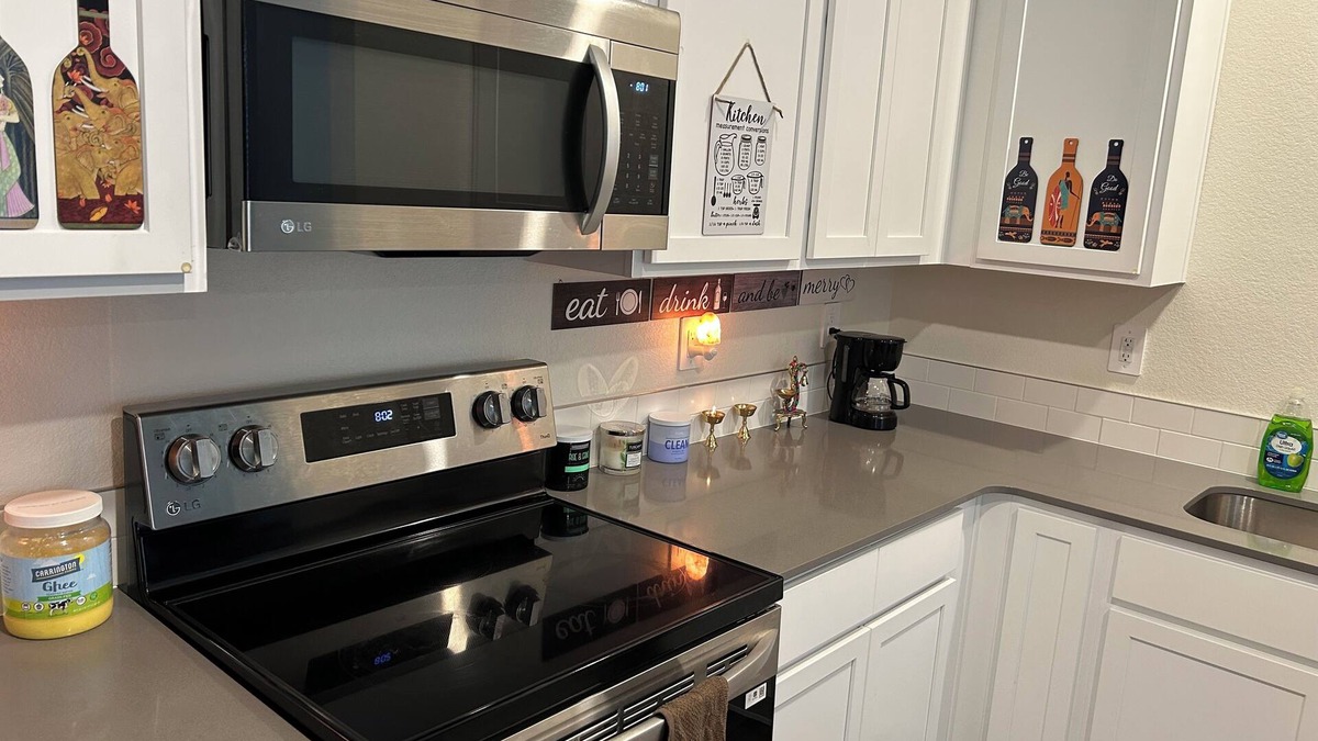 Fort Lupton House | Cozy bedroom in a townhome in Fort Lupton with AC, WiFi