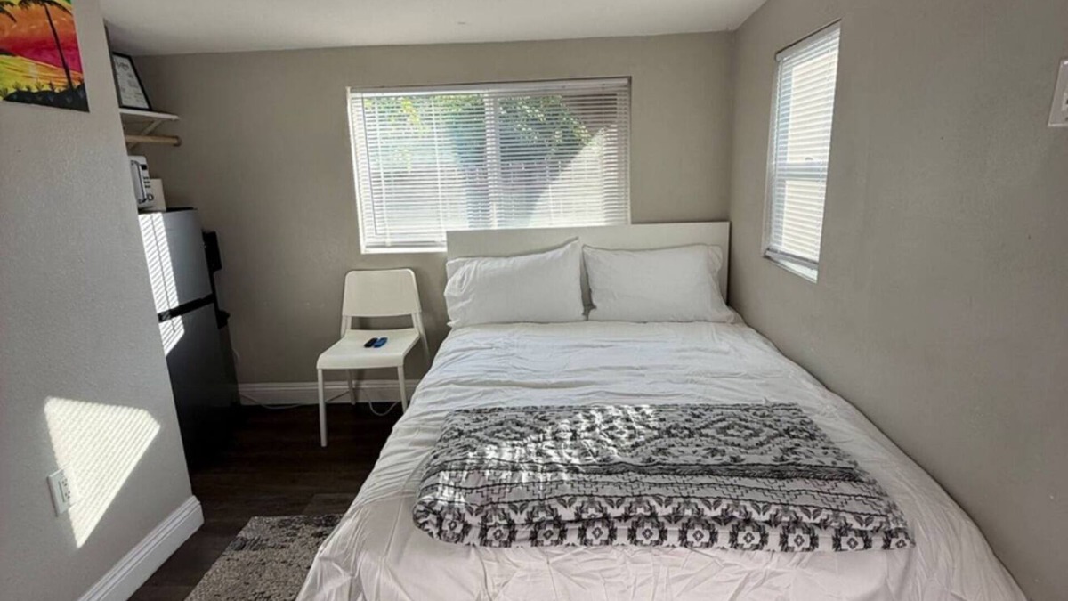 Poway Apartment | Cozy bedroom with private entrance in charming Poway with WiFi access
