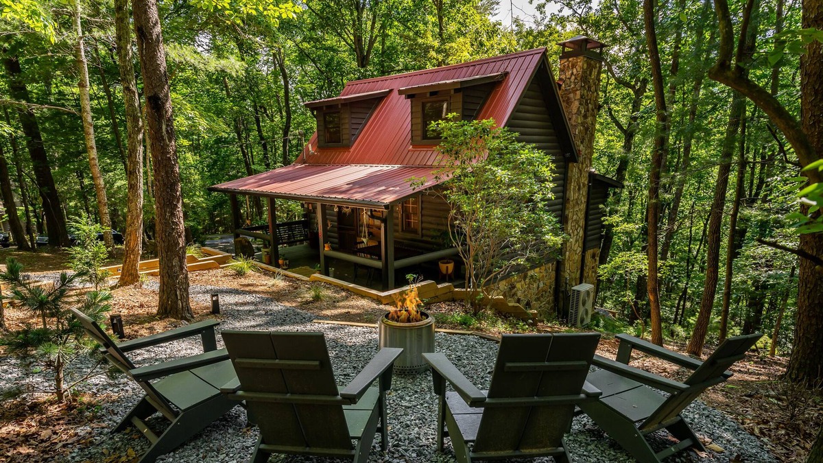 Walnut Mountain Cabin | Cozy, bohemian cabin nestled in the Rich Mountain Wilderness