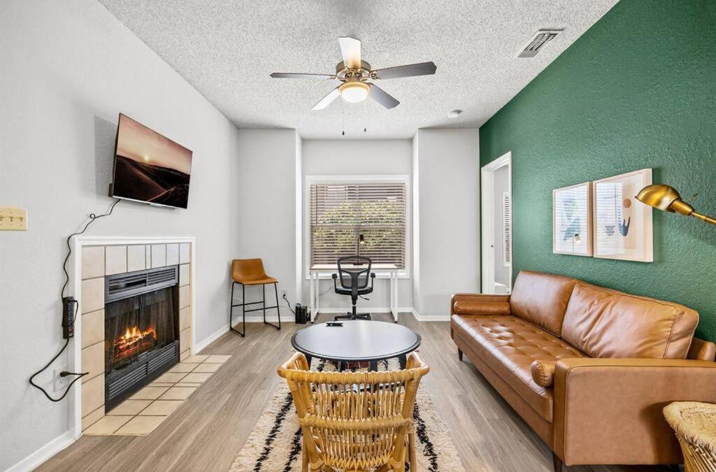 Milwood Apartment | Cozy BoHo 2bd Apartment - Cedar Park/North Austin
