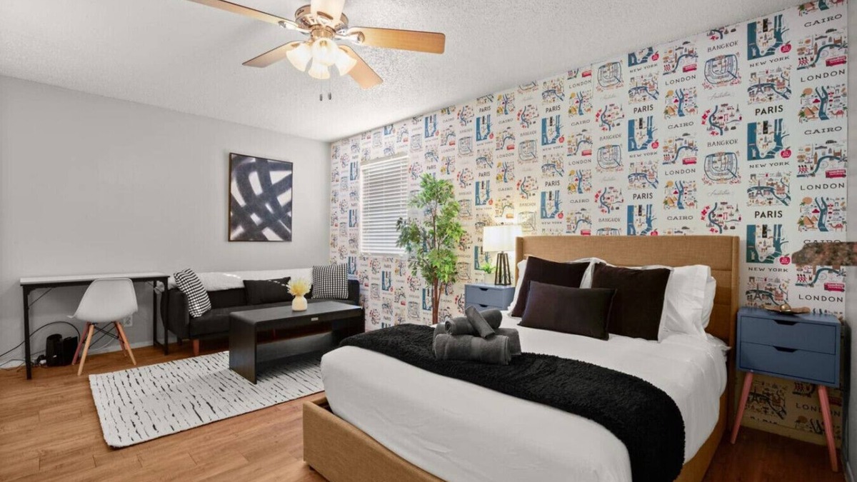 Brentwood Apartment | Cozy Brentwood Studio! |Close to ACL, F1, Etc!