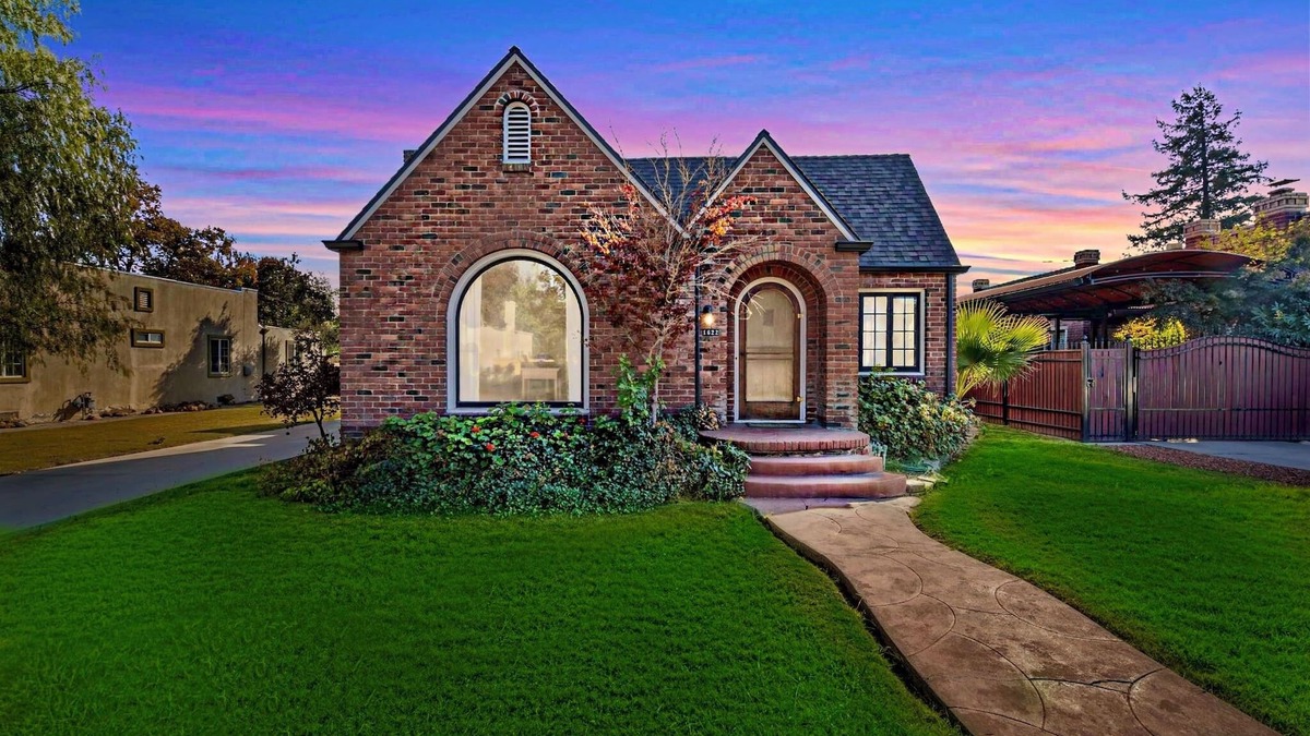 Stockton House | Cozy Brick-house 2BR w/Backyard