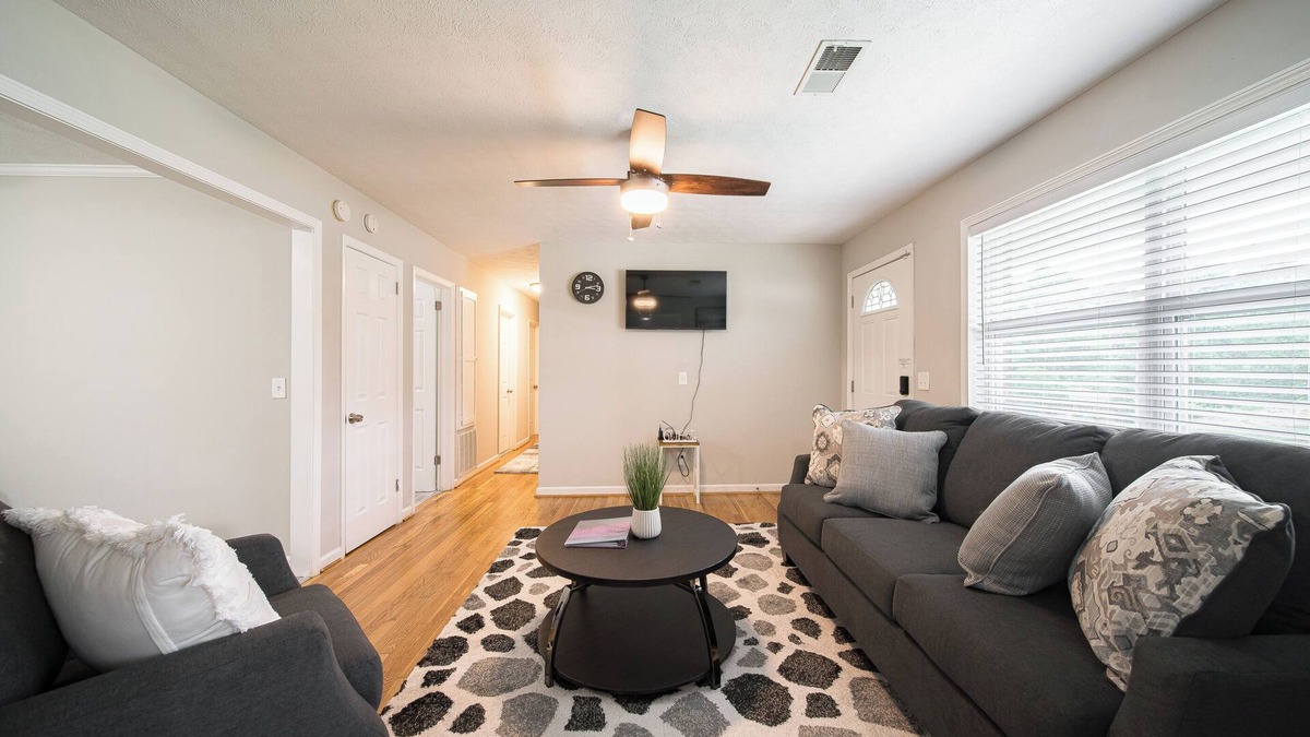 Columbus House | Cozy Brick Ranch Home owned and operated by an Army Soldier!