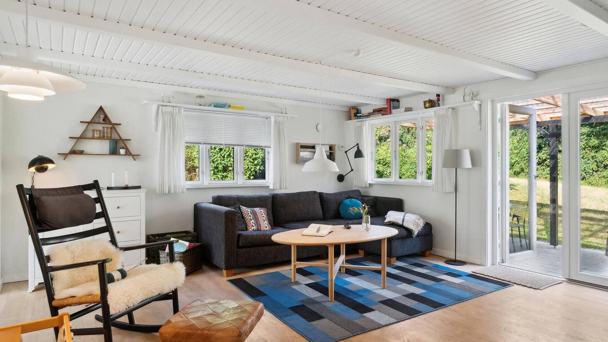 Remmer Strand House | Cozy, bright cottage with annex in a sheltered, naturally beautiful location.