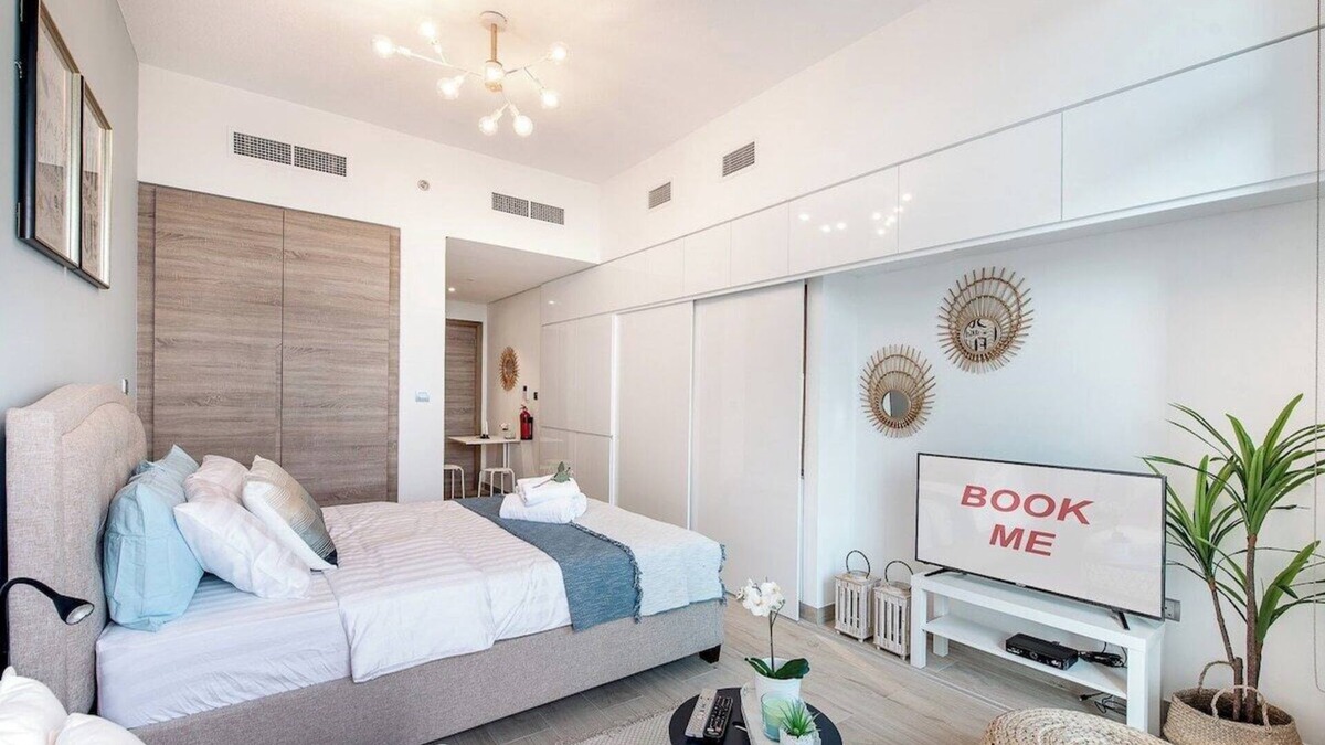 Dubai Marina Apartment | Cozy & Bright Studio Retreat for 3 in Dubai Marina