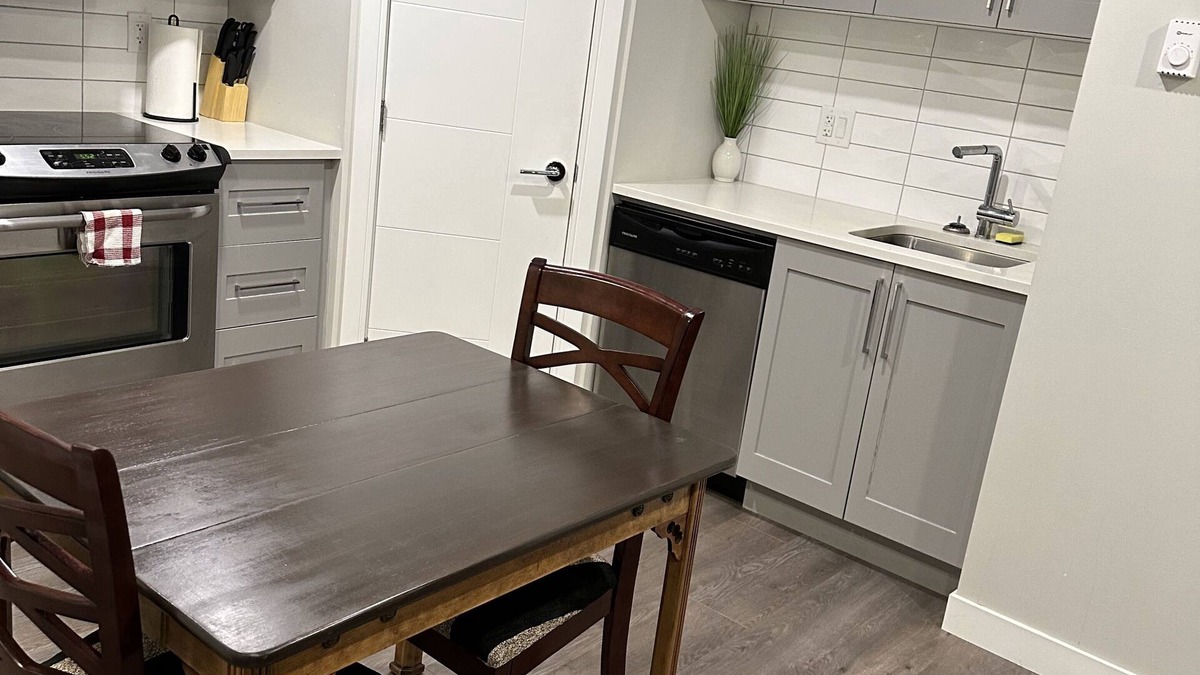 Saskatoon House | Cozy BSMT Apt w/2BR+Disney+ Nflx