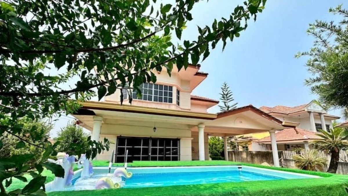Taman Rakyat Villa | Cozy Bungalow at PD Villa with Pool by Elite Stay