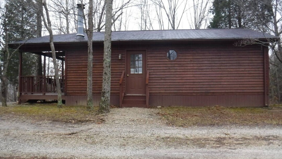 Eckerty Cabin | Cozy Cabin 14 Two Bedroom on Patoka Lake in Southern Indiana