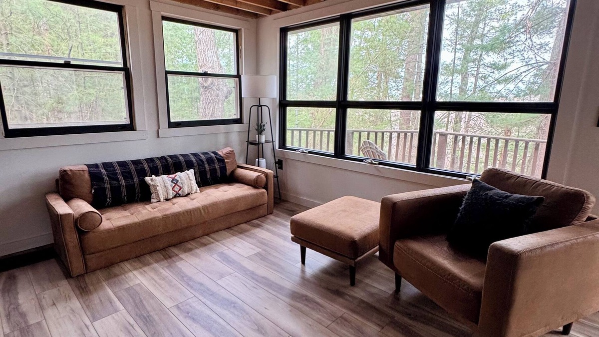 Mindoro Cabin | Cozy cabin 25 minutes from La Crosse,Winona & Arcadia.Overlooks the Black River!
