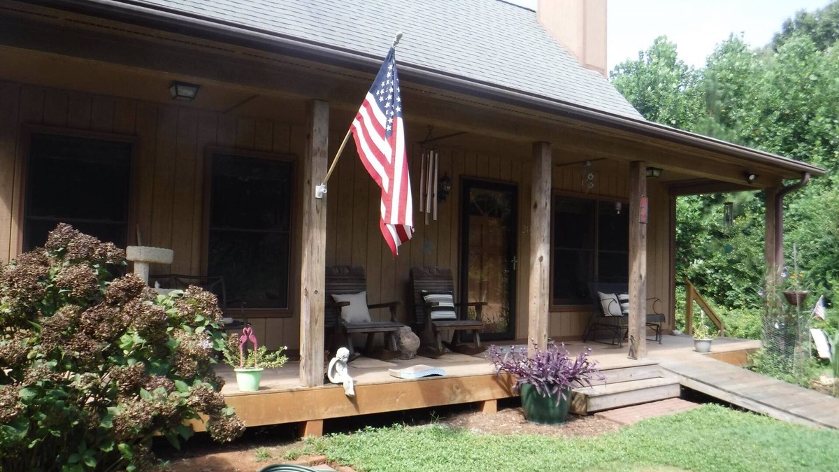 Seneca Cabin | Cozy Cabin close to Clemson