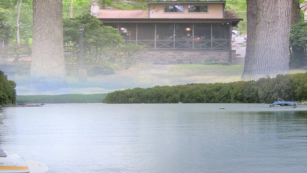 White Mills House | Cozy Cabin directly on Lake Wallenpaupack