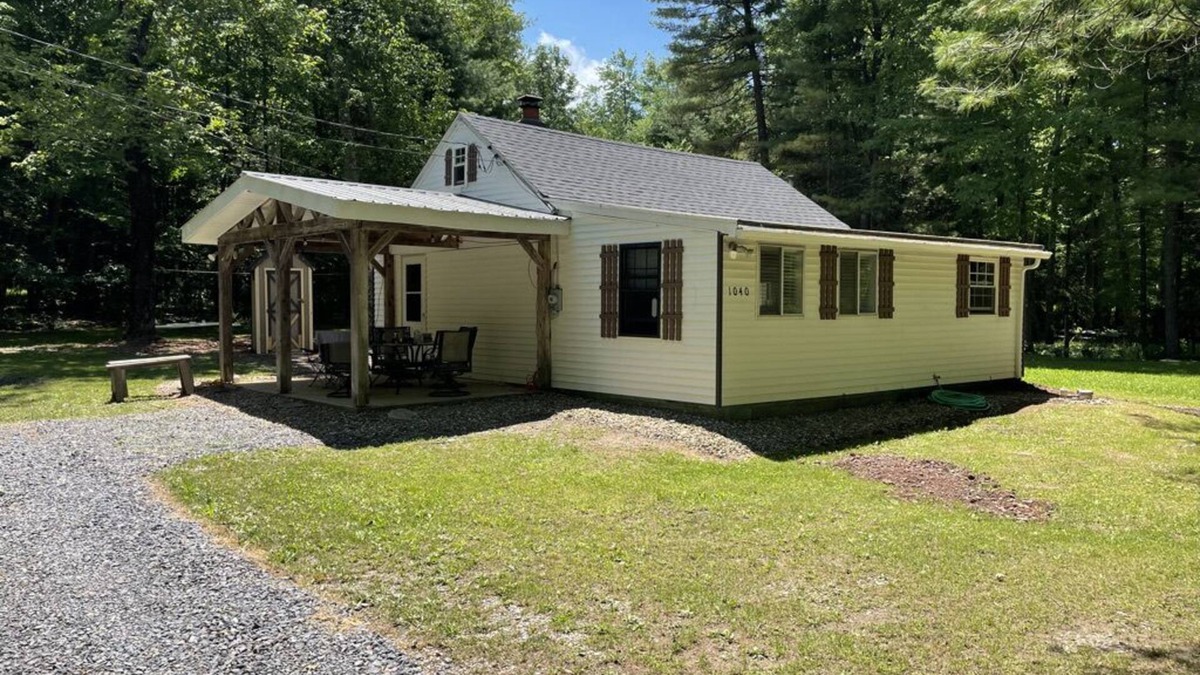 Lock Haven Cabin | Cozy cabin getaway near Pine Creek, easy access to the ATV trails!