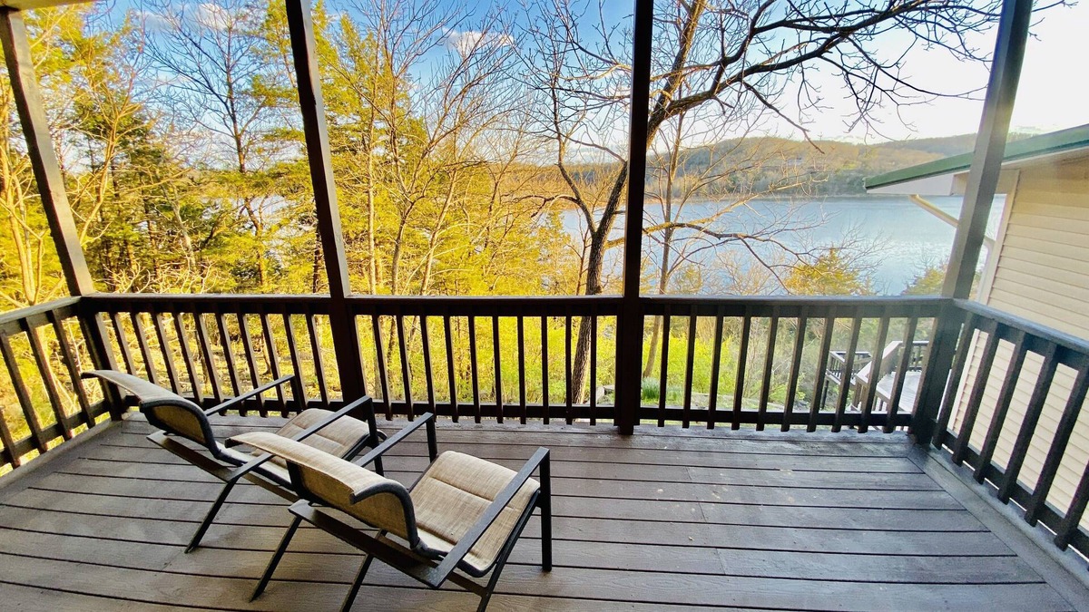 Eagle Rock Cabin | COZY CABIN GUEST HOUSE ON THE LAKE