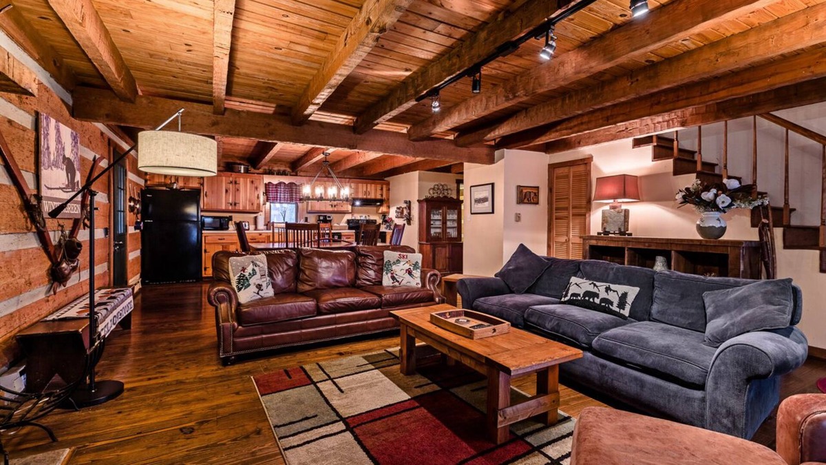 Lyndhurst Cabin | Cozy Cabin in the Wintergreen Retreat Collection of Fine Homes