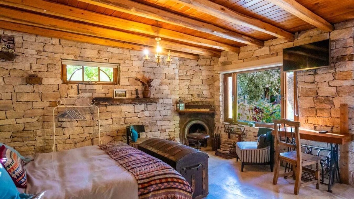 Chacras de Coria Cabin | Cozy cabin in wonderful Chacras de Coria. Pistacho Club Eco Lodge. AC and WiFi