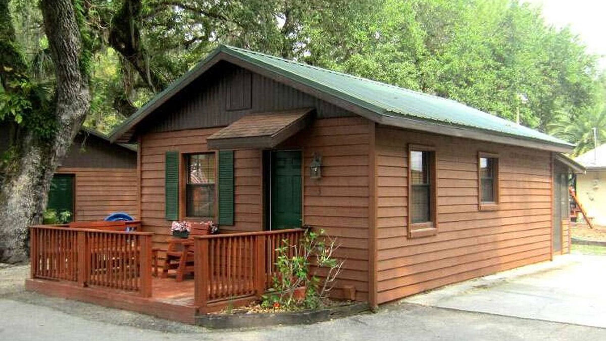 Lake Panasoffkee Cabin | Cozy Cabin in riverfront resort