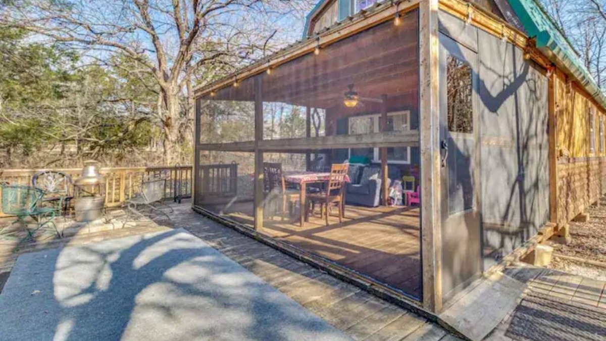 Gordonville Cabin | Cozy Cabin Lake Texoma