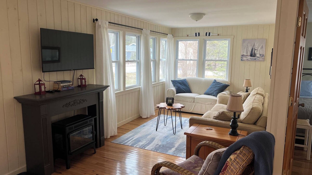 Sturgeon Bay Cabin | Cozy Cabin located minutes from Whitefish Dunes Park