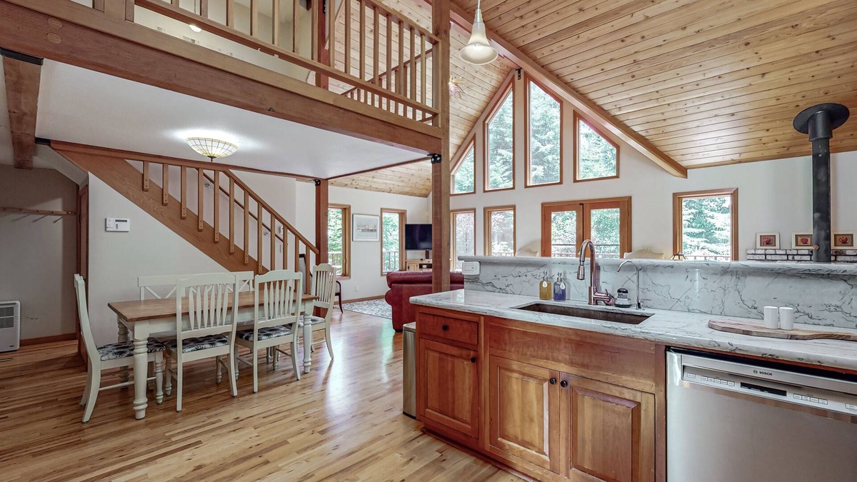 Eureka Cabin | Cozy Cabin Nestled on 2.5 Acres of Pristine Redwood Forest *Hot Tub *Fire Pit!