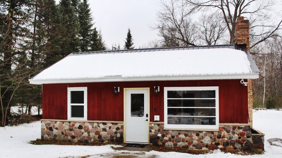 Crivitz Cabin | Cozy Cabin Nestled on 3 Acres