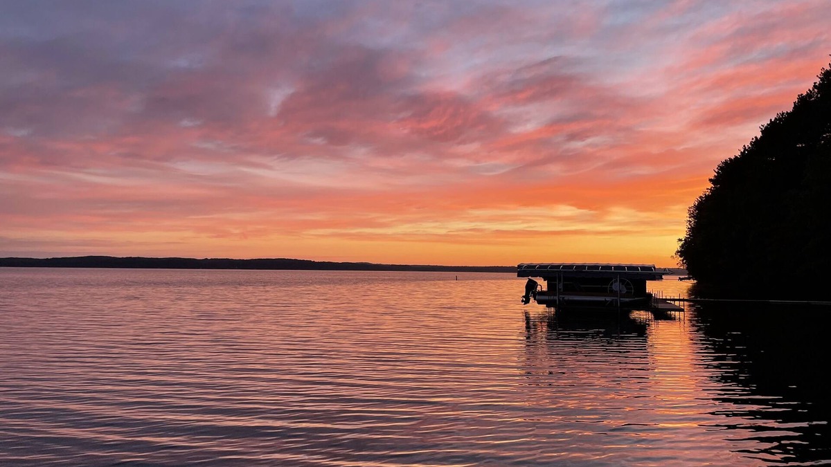 Northwoods Beach Cabin | Cozy cabin on beautiful clear Grindstone Lake