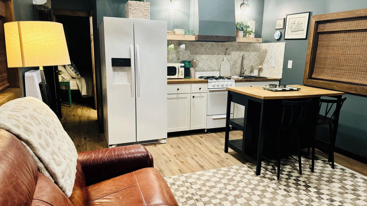 Pompeys Pillar Cabin | Cozy cabin - pet friendly