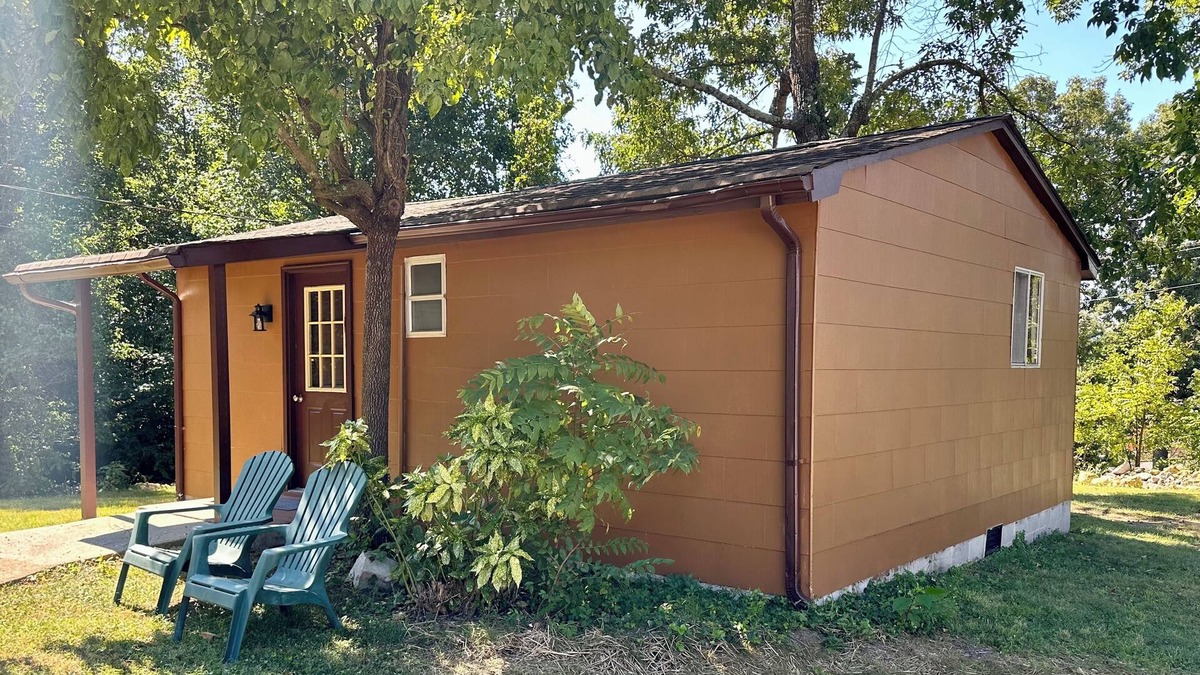 Ringgold Cabin | Cozy cabin with AC in Ringgold - Perfect for a getaway