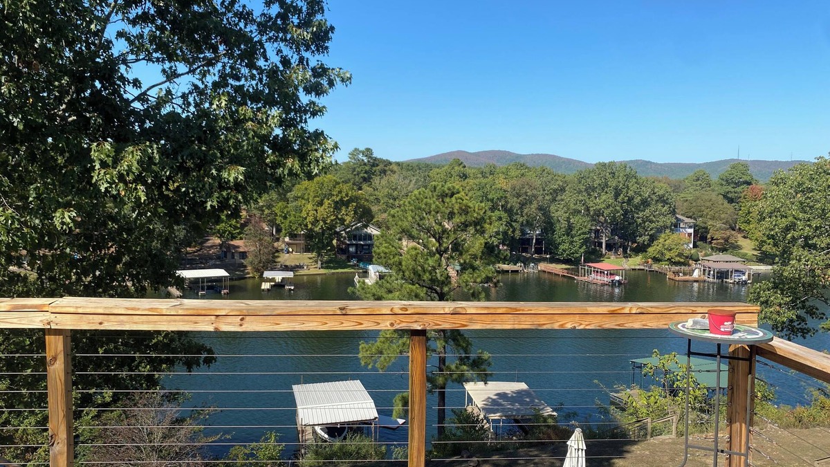 Mid America Cabin | Cozy cabin with beautiful views in peaceful Hot Springs