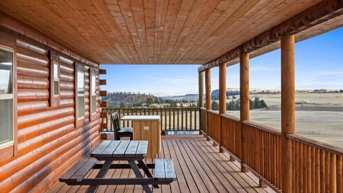 Yellowstone County Cabin | Cozy Cabin with Incredible 360 views & Starlink Internet!