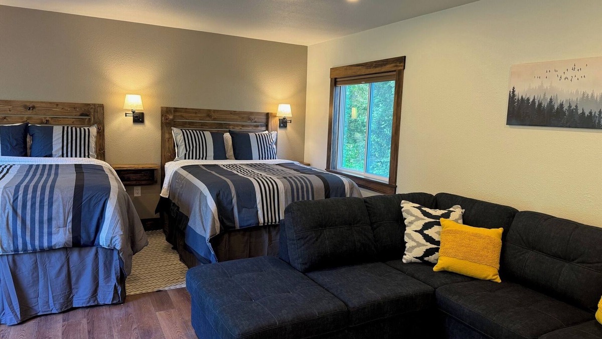 Bear Creek Cabin | Cozy Cabin with Stunning Views