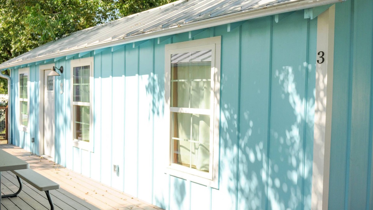 New Braunfels Cabin | Cozy Cabins near the Comal River- Cabin #3- Texas Theme. Walk to Wurstfest