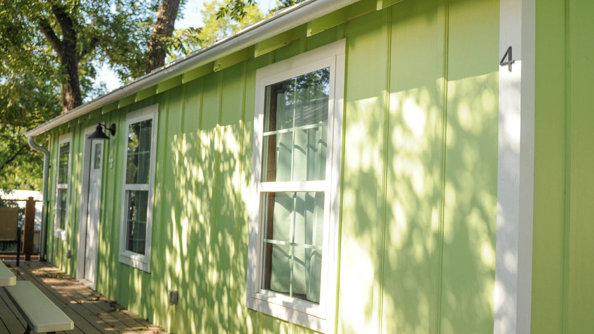 New Braunfels Cabin | Cozy Cabins near the Comal River- Cabin #4- German Theme. Walk to Wurstfest