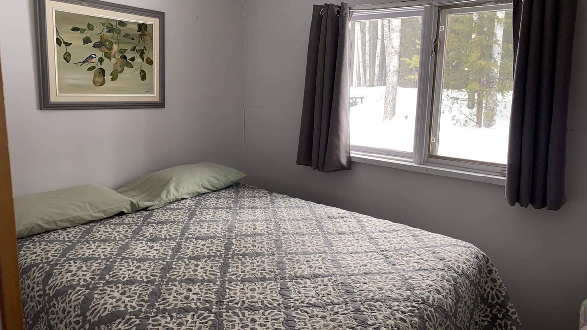 Timiskaming District Cabin | Cozy cabins on beautiful Long Point Lake